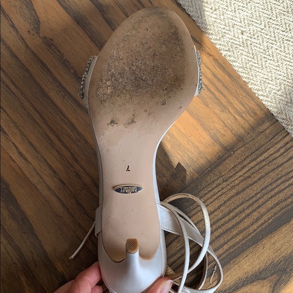 Badgley Mischka Jen in White Satin - Picture 3 of 4